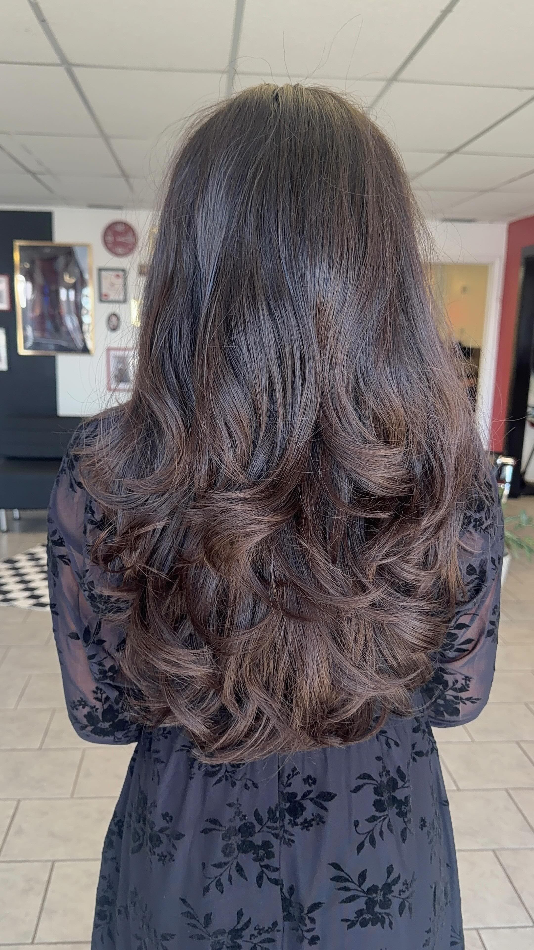 Brunette layers & curls